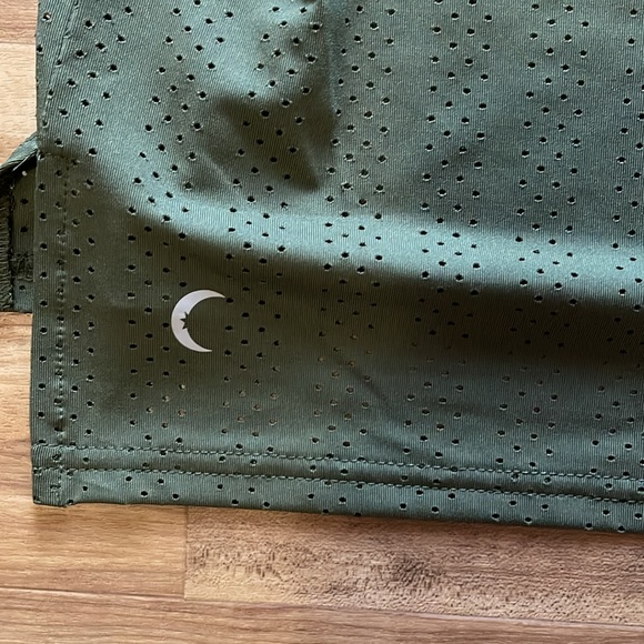 NWT Zyia tee size large. - Picture 5 of 5